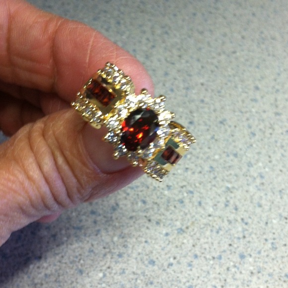 Cocktail ring SALE - Picture 3 of 4