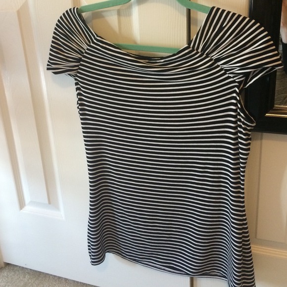 ❌❌SOLD in a bundle - White House Black Market - Picture 2 of 4