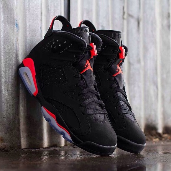 NEW AIR JORDAN 6 (Black Friday release) size 9.5
