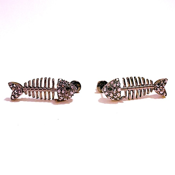Bijoux Blvd Jewelry - 👂🏼Bridget Gunmetal Bling Fishbone Stud Earrings Bijoux Blvd Jewelry - 👂🏼Bridget Gunmetal Bling Fishbone Stud Earrings