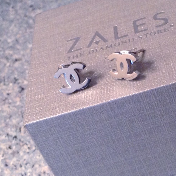 Jewelry - 🎉NEW STAINLESS STEEL C EARRINGS🎉