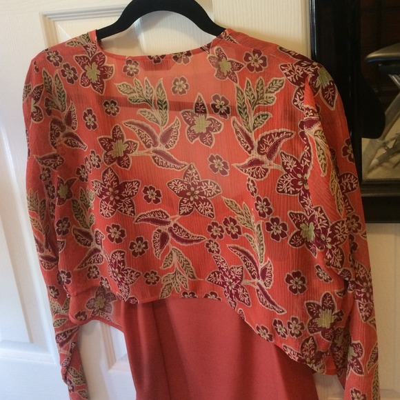 ❌❌SOLD Tommy Bahama Silk Top - Picture 4 of 4