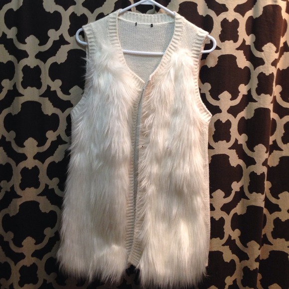 H&M Sweaters - Faux fur sweater vest 🚫 on hold
