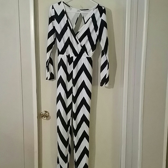 Black & White Romper - Picture 2 of 3