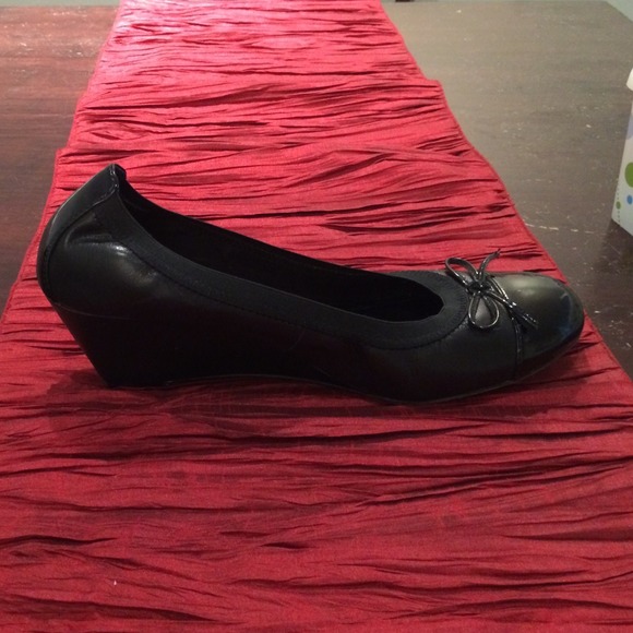 Black Wedge