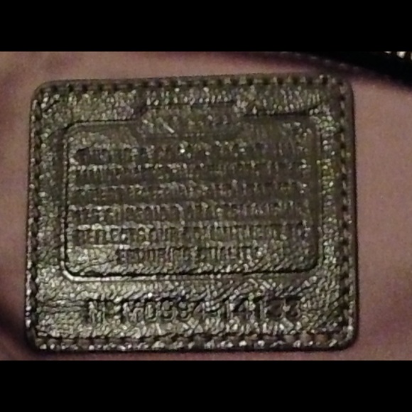 👧🏻 ‼️SALE‼️Gorgeous Coach Optic Art C Bag - Picture 2 of 4