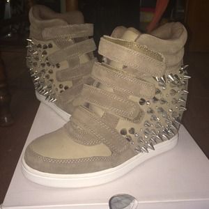 Aldo Sneaker Wedges !