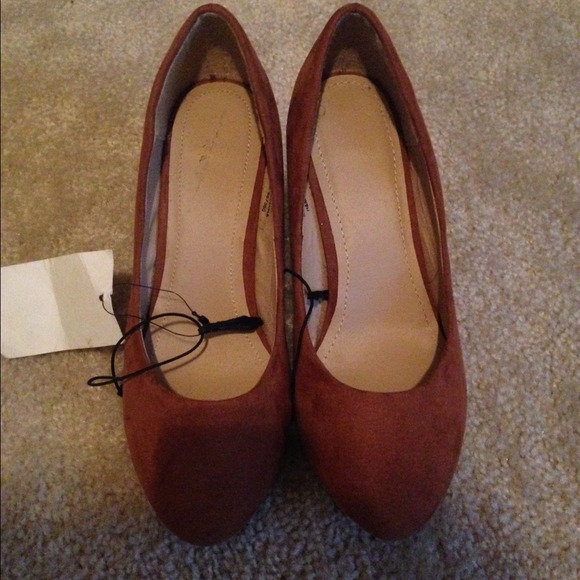 H&M pumps