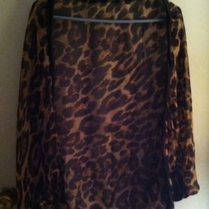 💛NWOT Cheetah shrug