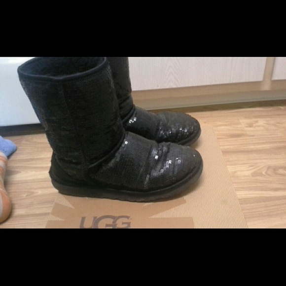 Short sparkly ugg boots