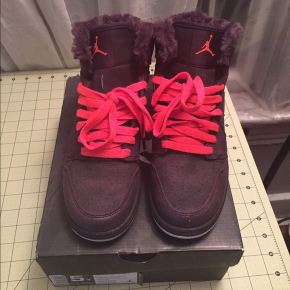 Nike Air Jordan 1 Retro Hi Size - 5