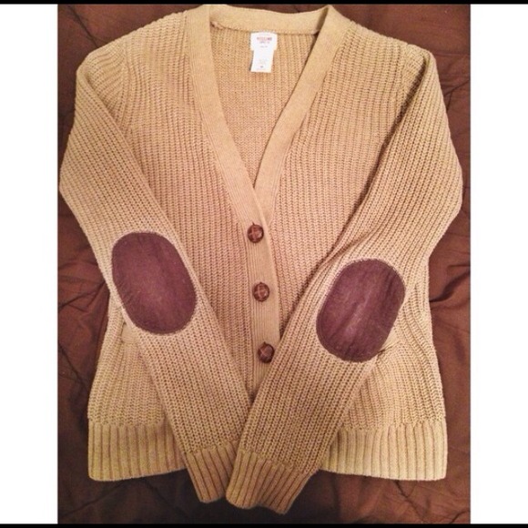 Cardigan w/Elbow Patches