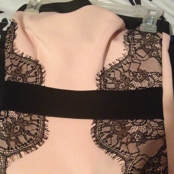 Tight fitted dress - Picture 2 of 3