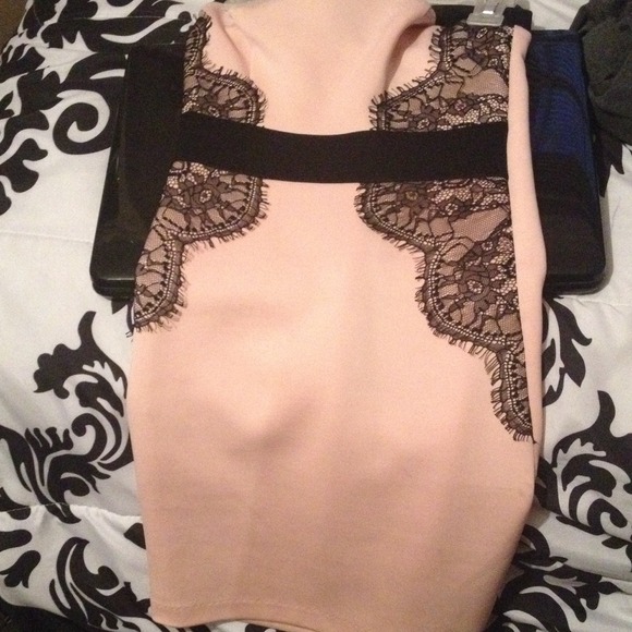 Tight fitted dress - Picture 3 of 3