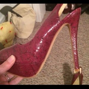 🎁 HOST PICK! Burgundy/purple just fab pumps!!