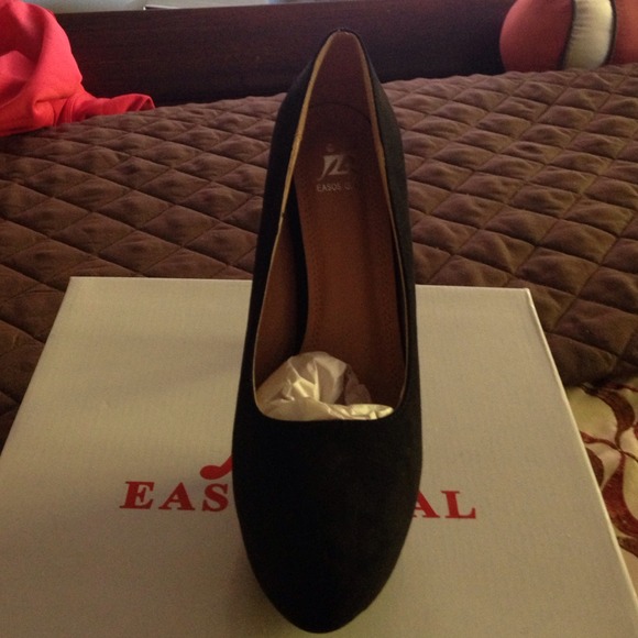 Brand new black heels - Picture 2 of 4