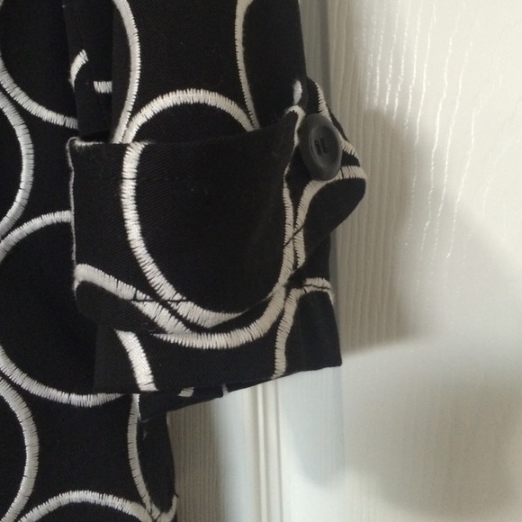 Black and white coat - Picture 3 of 4