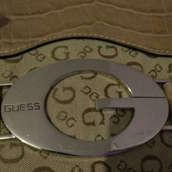 Orginal GUESS purse - Picture 2 of 3