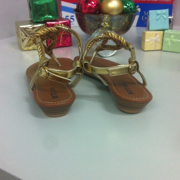 Sandals - Picture 2 of 3