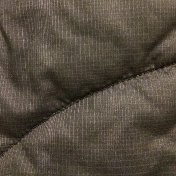 Keeping // North Face Primaloft Black Plaid Vest. - Picture 3 of 3