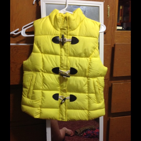 Yellow Vest ☀️💛 FREE with any Bundle