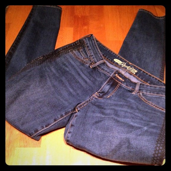 Old Navy super skinny divas. Size 8.