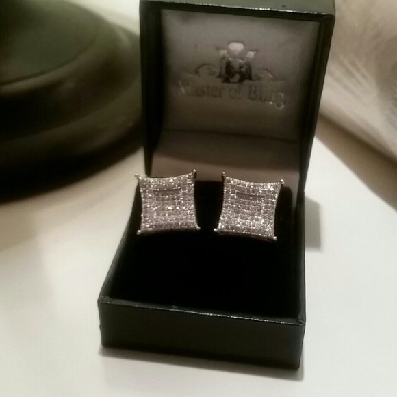 Bundled. .14k lab gold diamond unisex..new