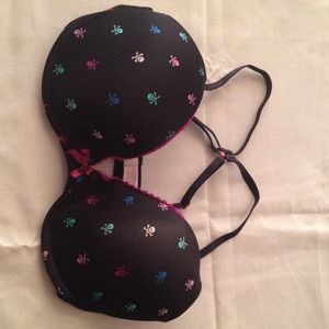 Skull and crossbones pattern bra
