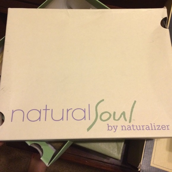 new naturalizer wedges - Picture 2 of 3
