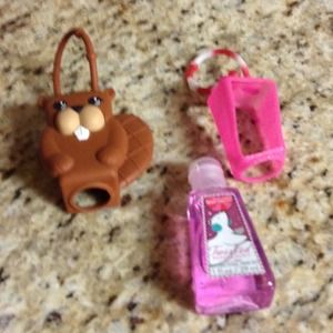 Hand sanitizer case!BUNDLE🐙