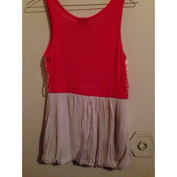 Top🌸 - Picture 2 of 3