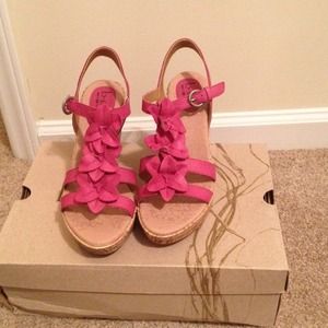 B.O.C pink wedge sandals