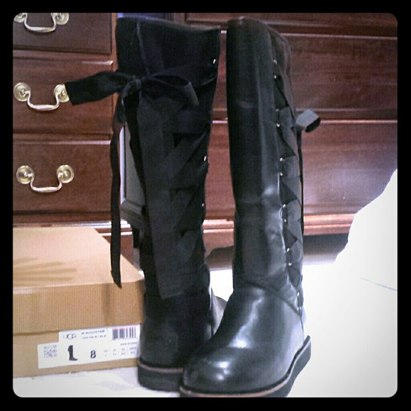 W Augustin UGG's