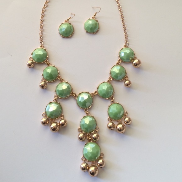 Mint green puffy link bubble necklace earring set