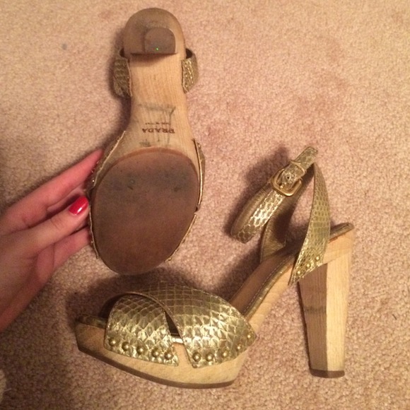 PRADA HEALS 👌👌 - Picture 2 of 4