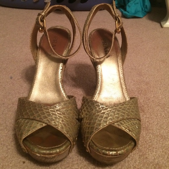 PRADA HEALS 👌👌 - Picture 4 of 4