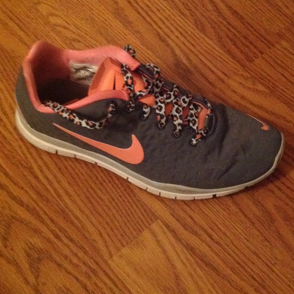 Gray and coral nike free