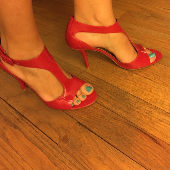 Red shoes !