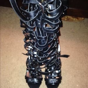 NEW BRECKELLES GLADIATOR SHOES