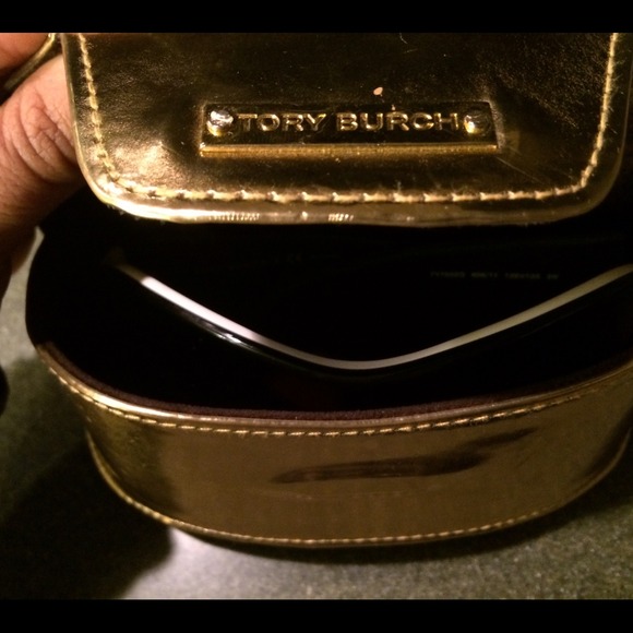 π―% Authentic Tory Burch sunglasses- leather stems - Picture 4 of 4