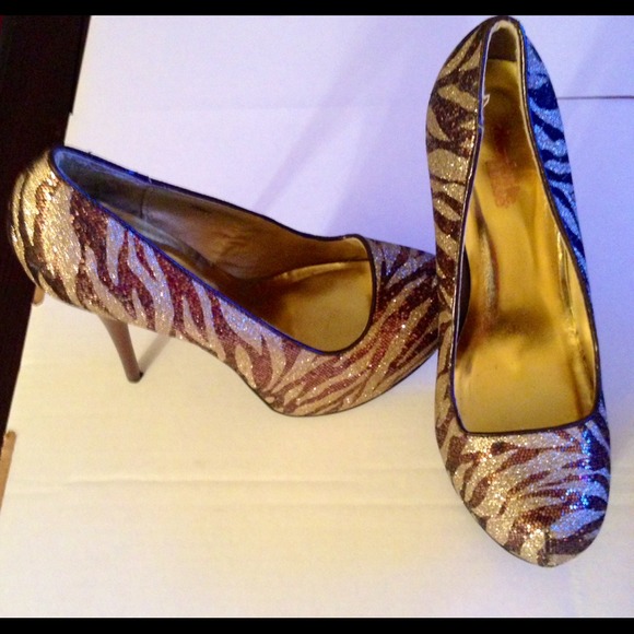 Charlotte Russe sparkly platform pumps - Picture 2 of 4