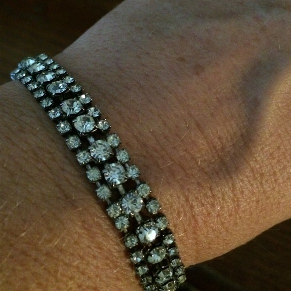 Bracelet and Earrings set - Picture 3 of 3