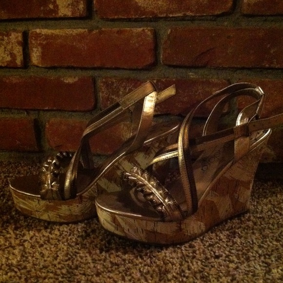 Nadara Wedges