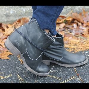 Coolway Shoes - Coolway Genuine Leather Booties! Coolway Shoes - Coolway Genuine Leather Booties!