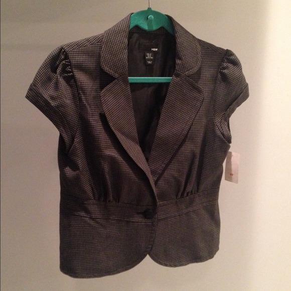 Short-sleeved houndstooth H&M blazer- with tags!