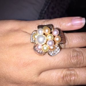 Gold plated flower ring size 7