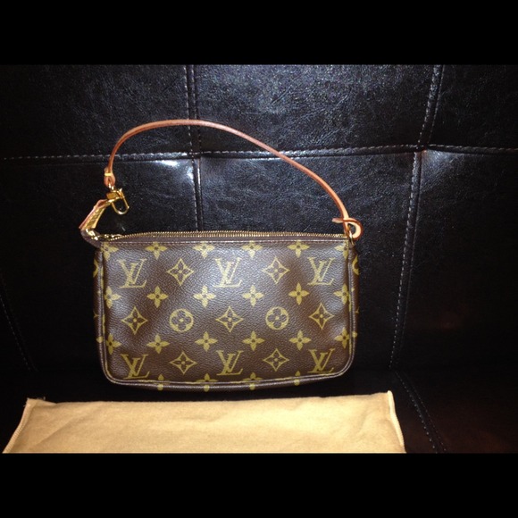Louis Vuitton Handbags - 100% AUTHENTIC LOUIS VUITTON MONOGRAM POCHETTE!!!