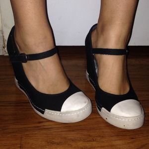 Shoe Dazzle wedges