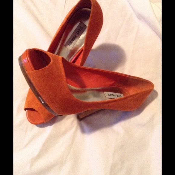 Steve Madden Shoes - Steve Madden Scandall Heel