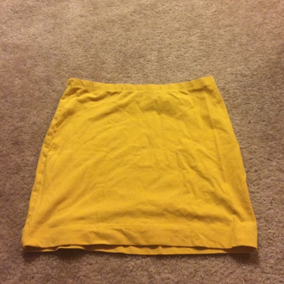 Yellow mini skirt